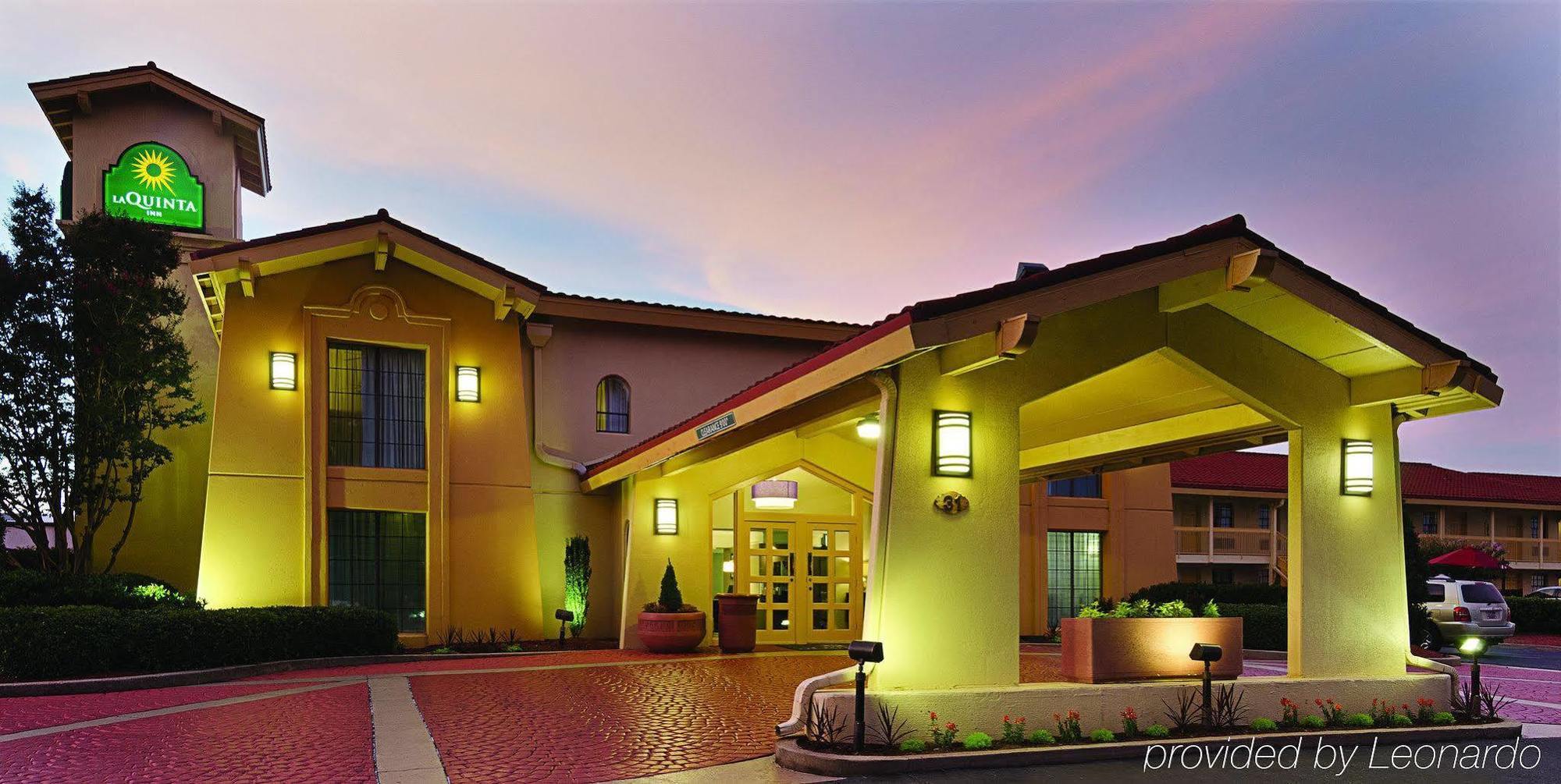Baymont By Wyndham Greenville Woodruff Rd Exterior foto